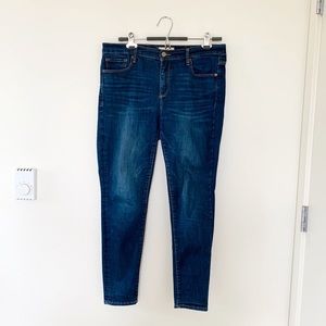 GAP true skinny blue jeans